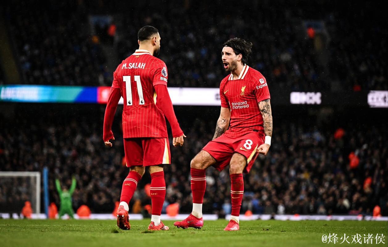 “【首次亮相】红黑军团迎战萨索洛，魔笛与美队领衔出战”